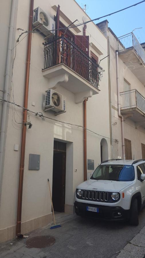 Casa Vacanza Raggio Di Sole 카스텔라마레델골포 외부 사진
