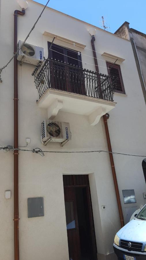 Casa Vacanza Raggio Di Sole 카스텔라마레델골포 외부 사진